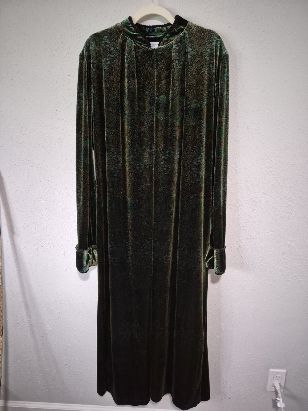 Vintage Green Velvet Long Caftan Coat Dress with Blue Black Pattern Size L